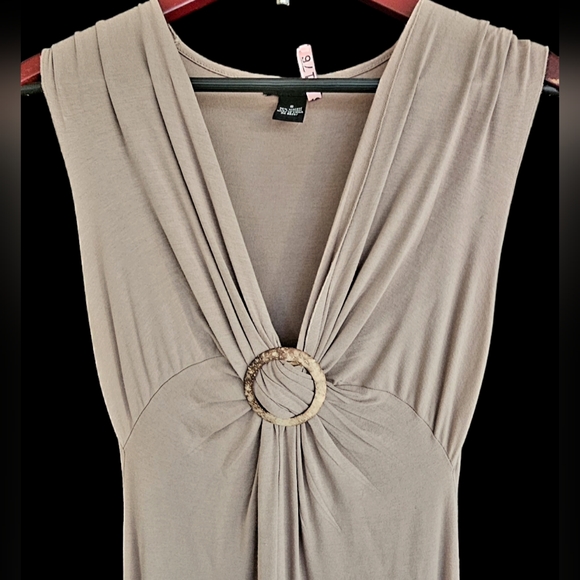 BCBG MAXAZRIA Sleeveless, V-Neck, Empire Jersey Midi Dress, Sz Small, Taupe, EUC - Picture 3 of 6